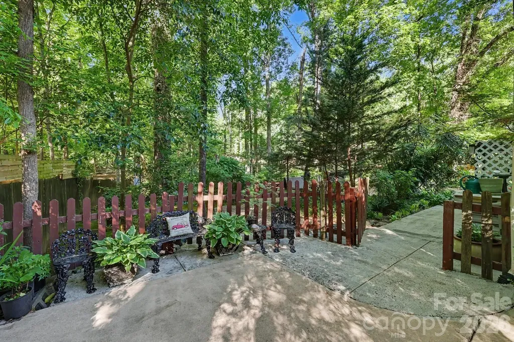 10112 Idlewild Road Matthews NC 28105