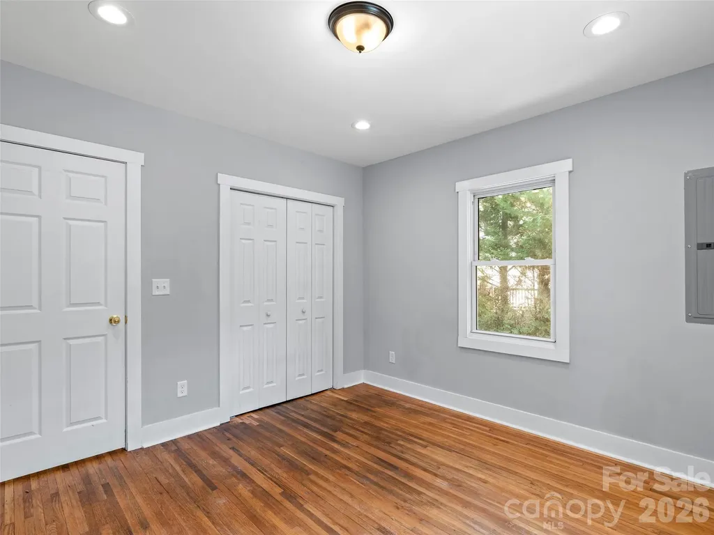 926 W Chapel Road Asheville NC 28803