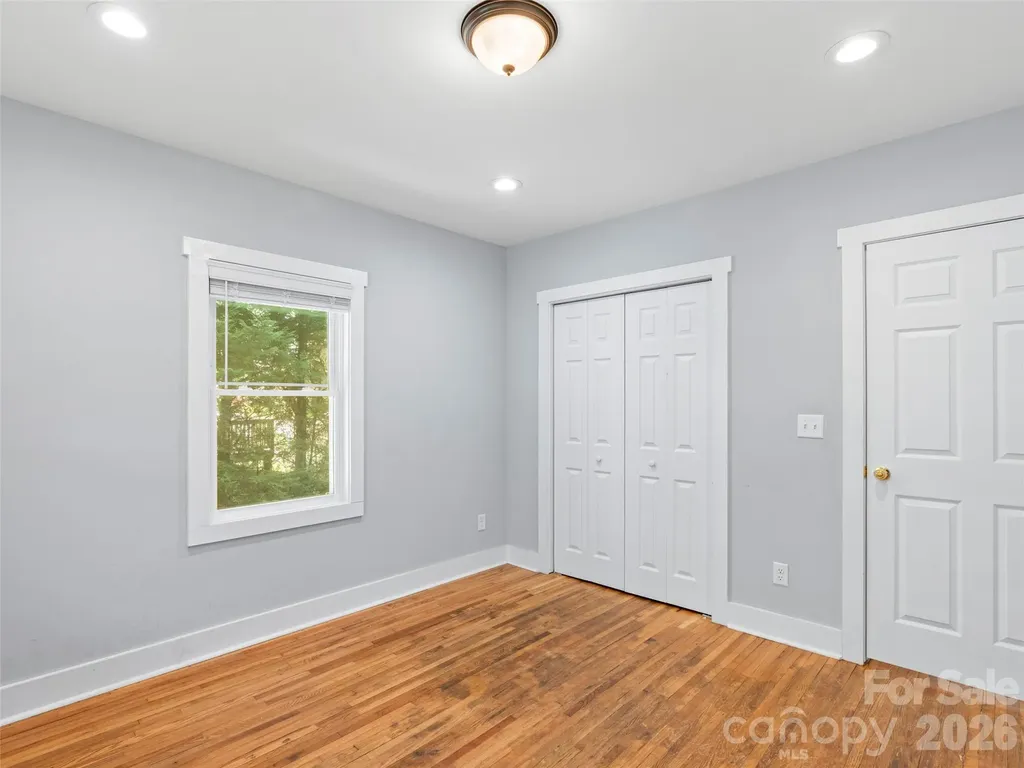 926 W Chapel Road Asheville NC 28803