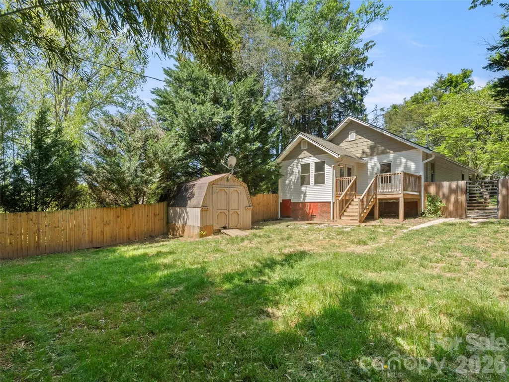 926 W Chapel Road Asheville NC 28803