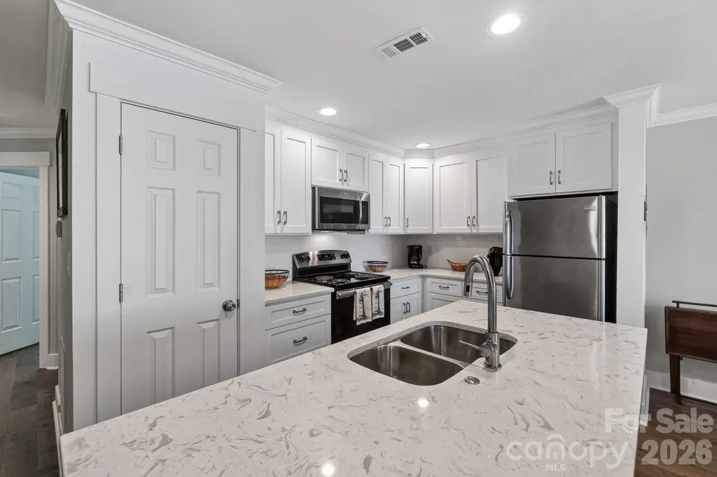605 Portside Drive Davidson NC 28036