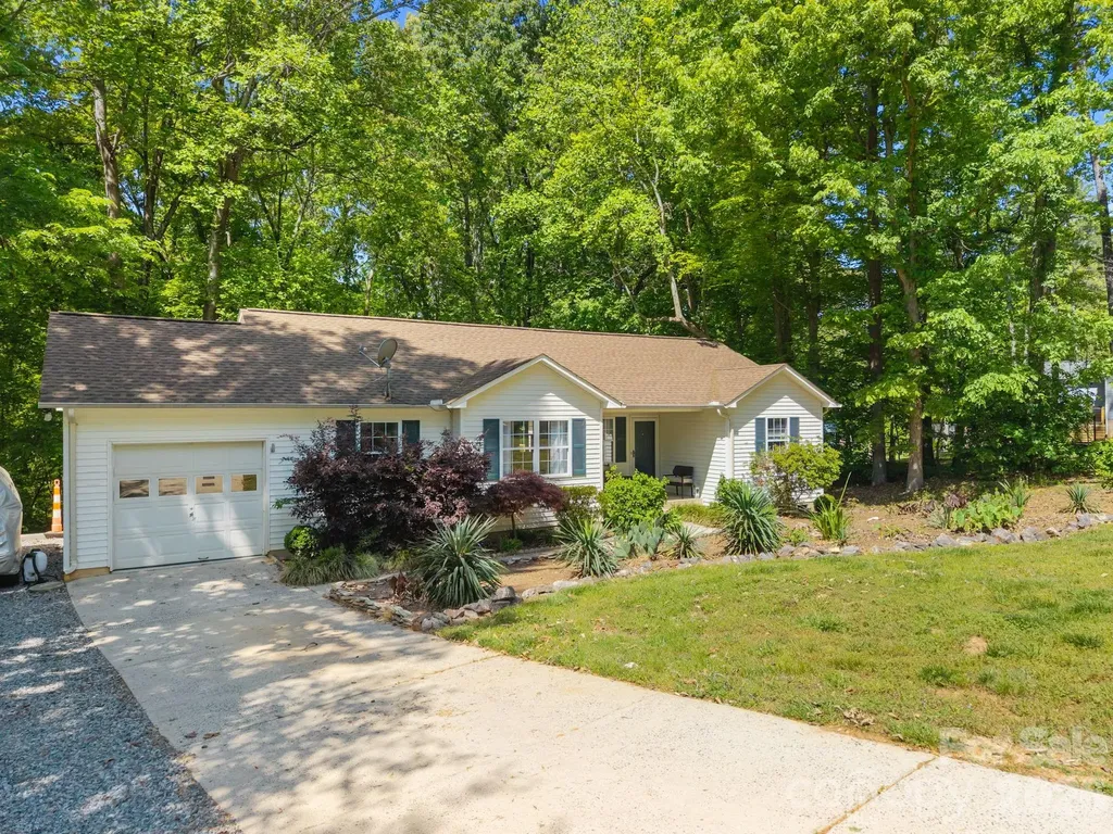 125 Mills Forest Lane Mooresville NC 28117