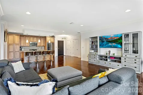 222 S Caldwell Street Charlotte NC 28202