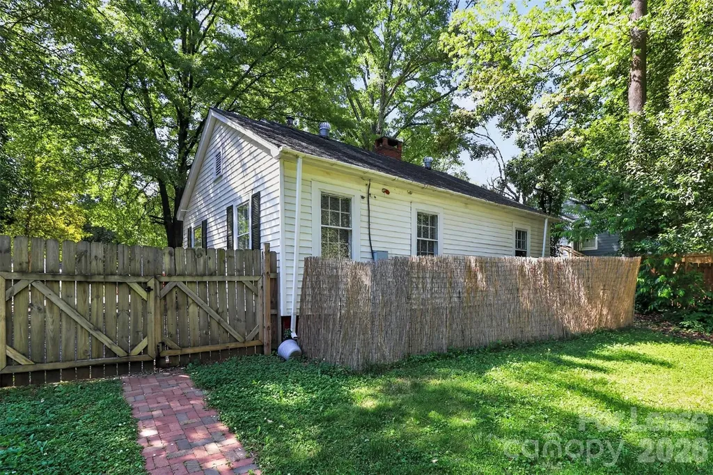 1952 Garibaldi Avenue Charlotte NC 28208