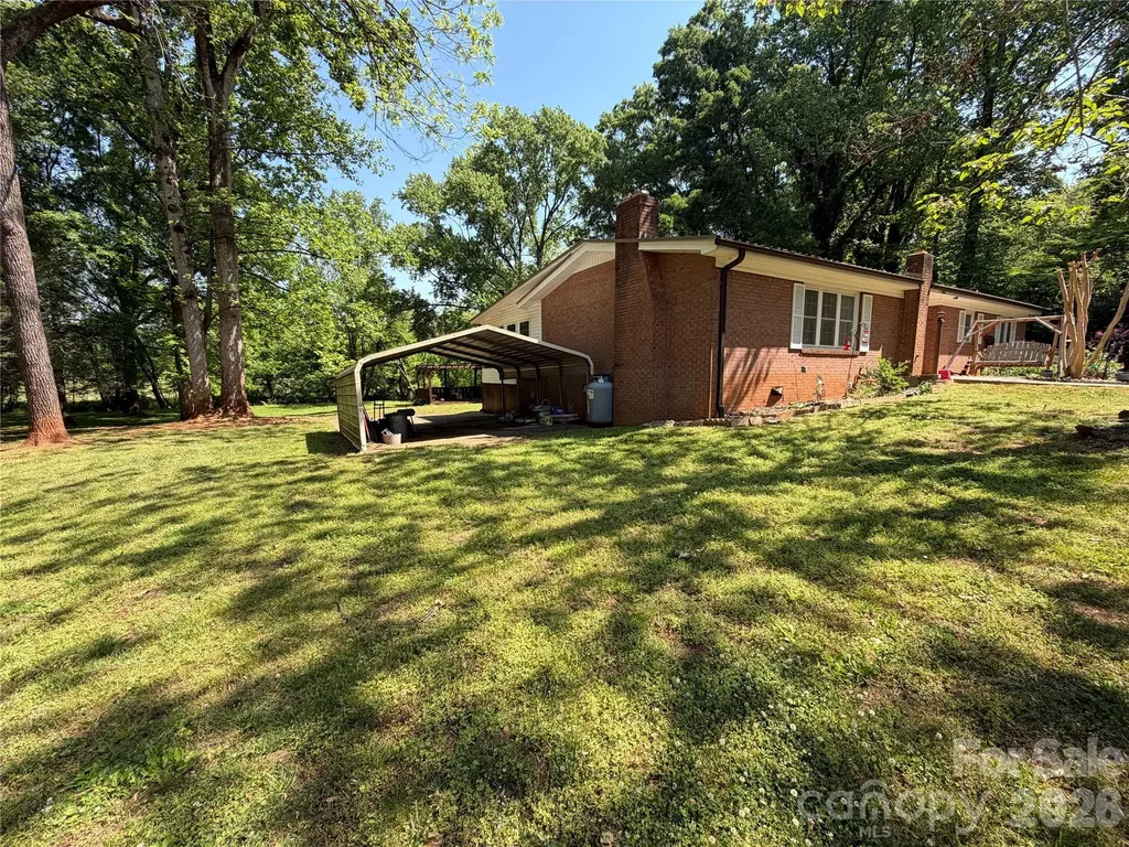 1044 Meadowbrook Lane Newton NC 28658