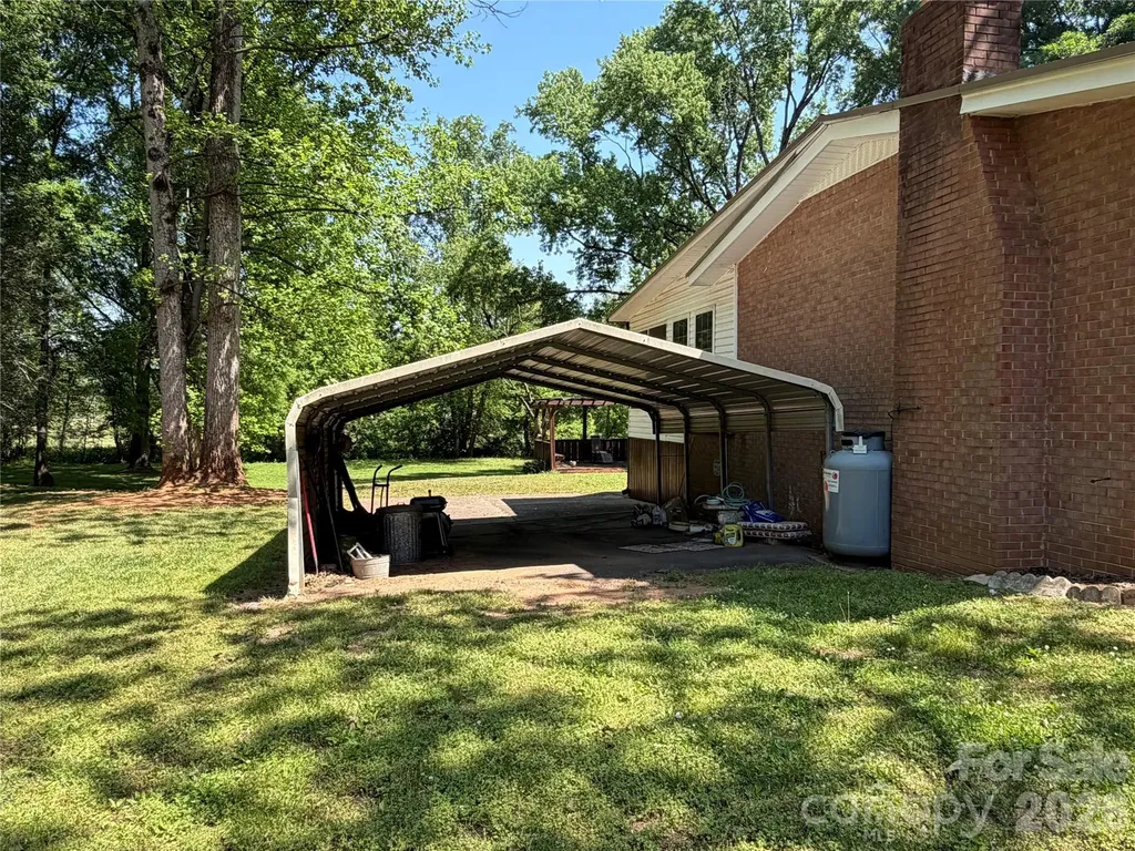 1044 Meadowbrook Lane Newton NC 28658