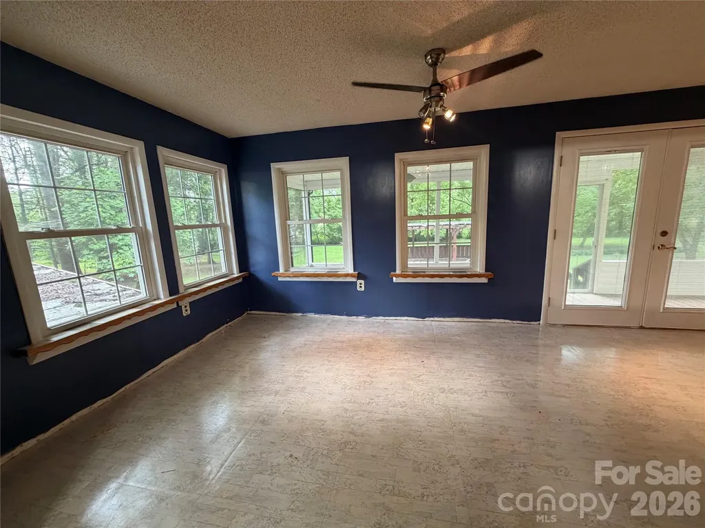1044 Meadowbrook Lane Newton NC 28658