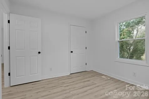 621 E Sharpe Street E Statesville NC 28677