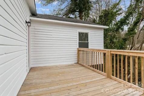 621 E Sharpe Street E Statesville NC 28677