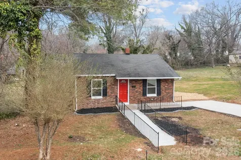 621 E Sharpe Street E Statesville NC 28677