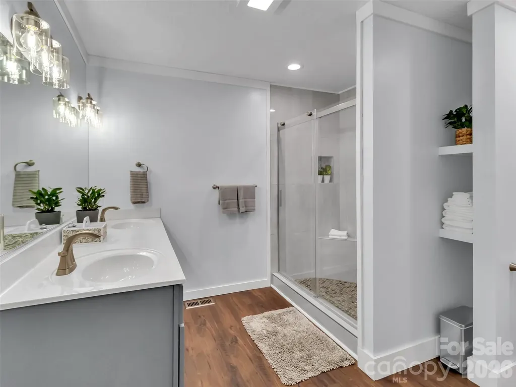 129 Hooper Haven Drive Waynesville NC 28786