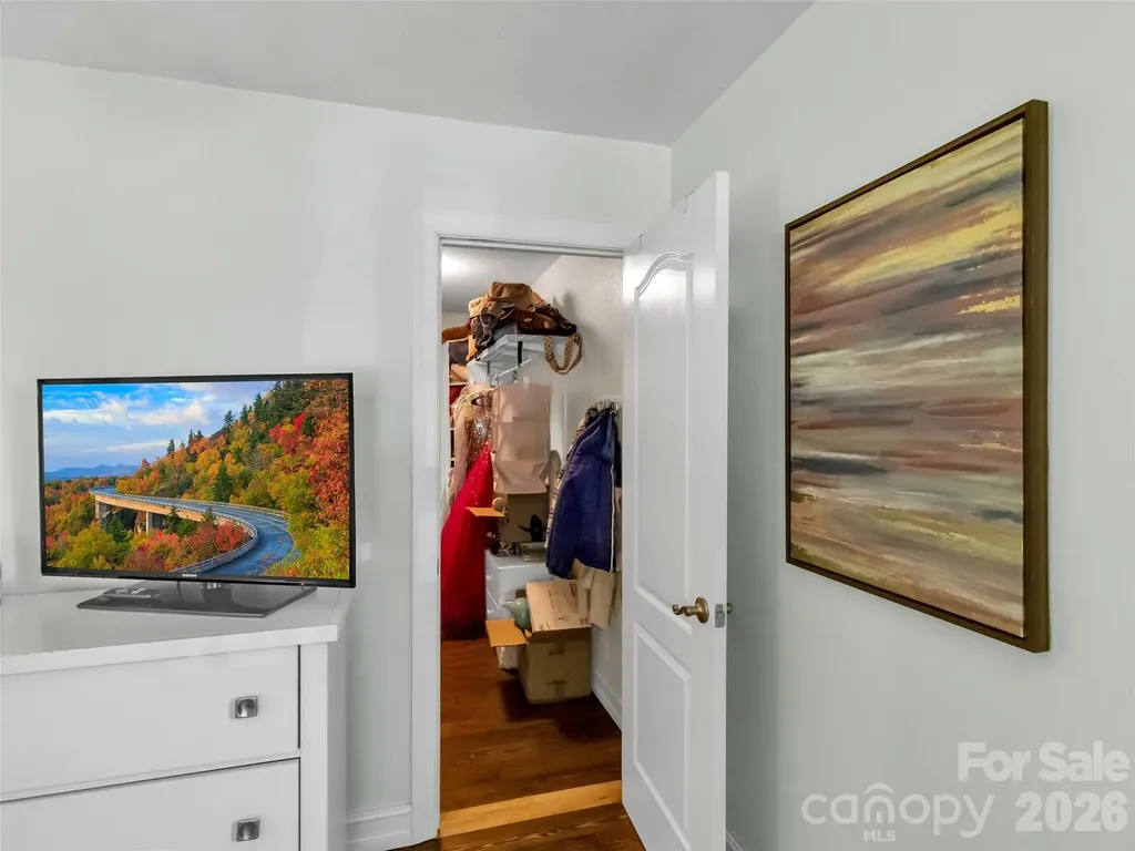 129 Hooper Haven Drive Waynesville NC 28786