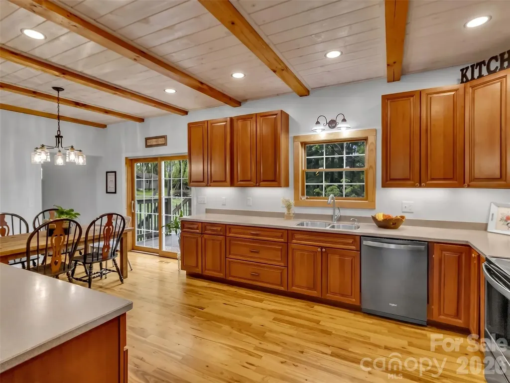 129 Hooper Haven Drive Waynesville NC 28786