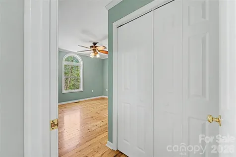 605 Toy Cove Road Sylva NC 28779