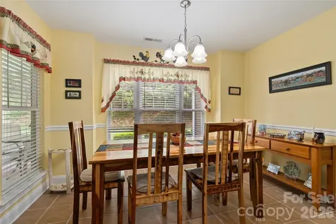 66 Kenai Trail Waynesville NC 28786