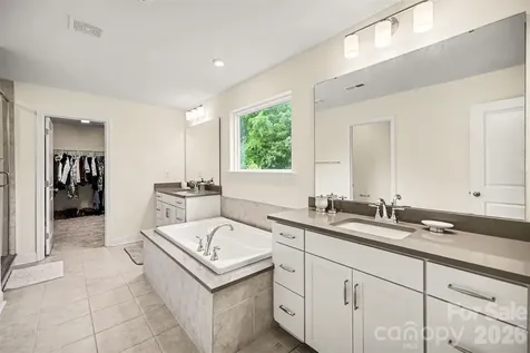 6043 Jepson Court Charlotte NC 28214
