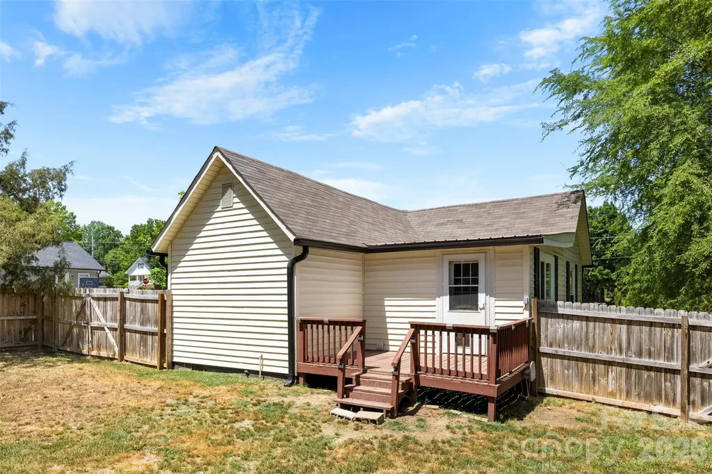 2504 Glenwood Street Kannapolis NC 28083