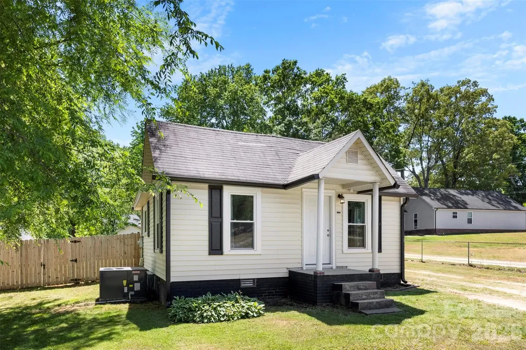 2504 Glenwood Street Kannapolis NC 28083