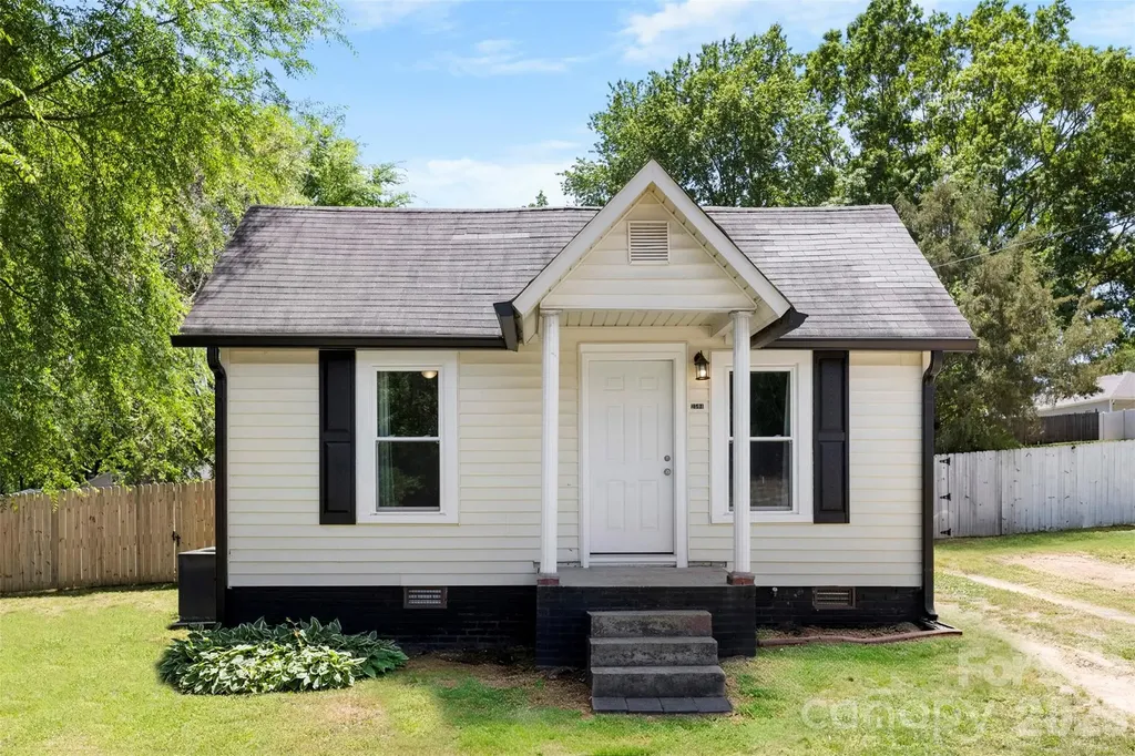 2504 Glenwood Street Kannapolis NC 28083