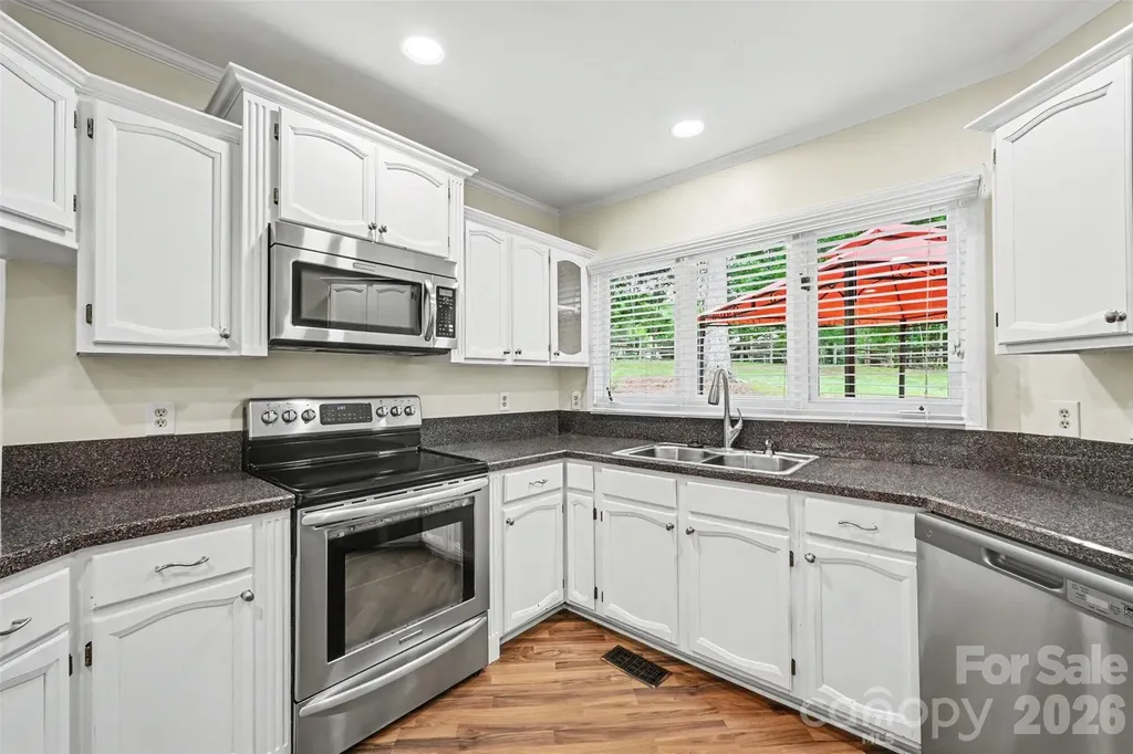 212 Rose Arbor Lane Matthews NC 28105