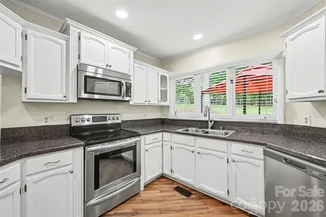 212 Rose Arbor Lane Matthews NC 28105