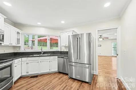 212 Rose Arbor Lane Matthews NC 28105
