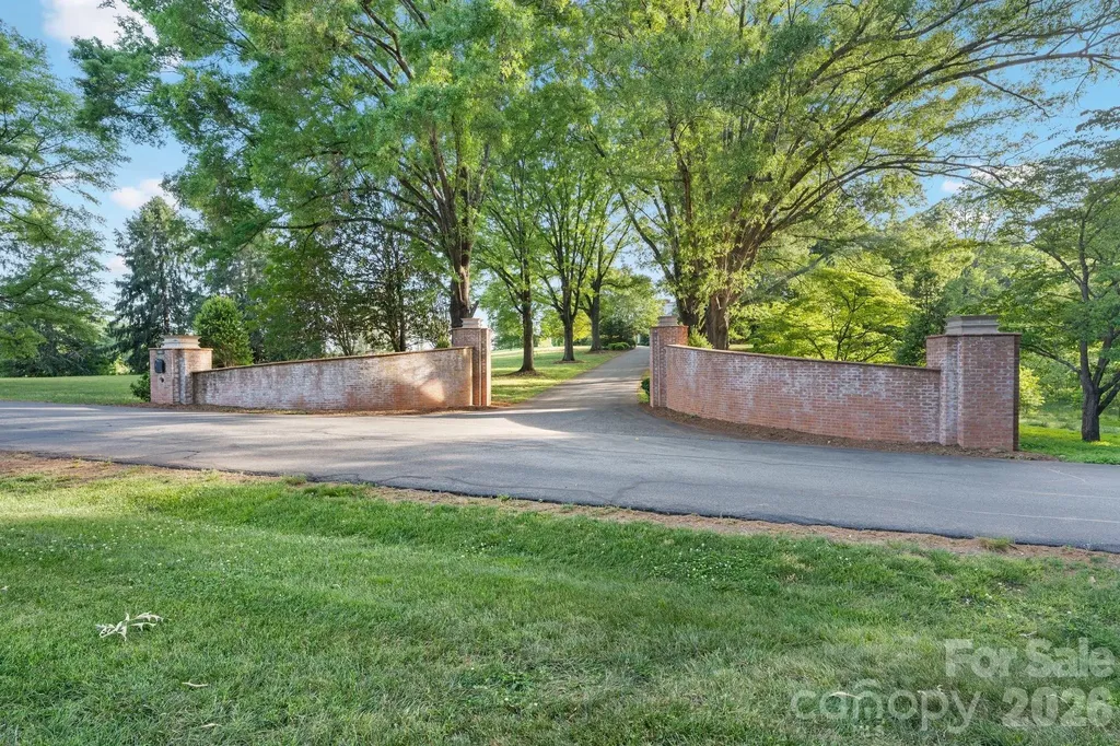 1486 Knolls Drive Newton NC 28658
