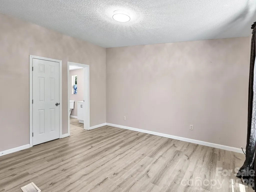 2275 Lamb Mountain Road Hendersonville NC 28792