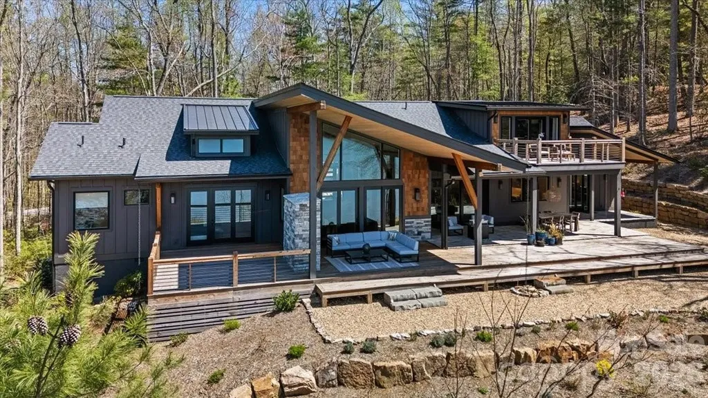 984 Eagle Lake Drive Brevard NC 28712