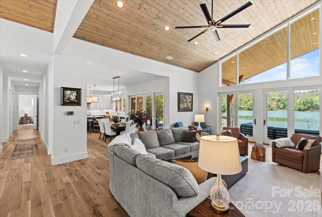 984 Eagle Lake Drive Brevard NC 28712
