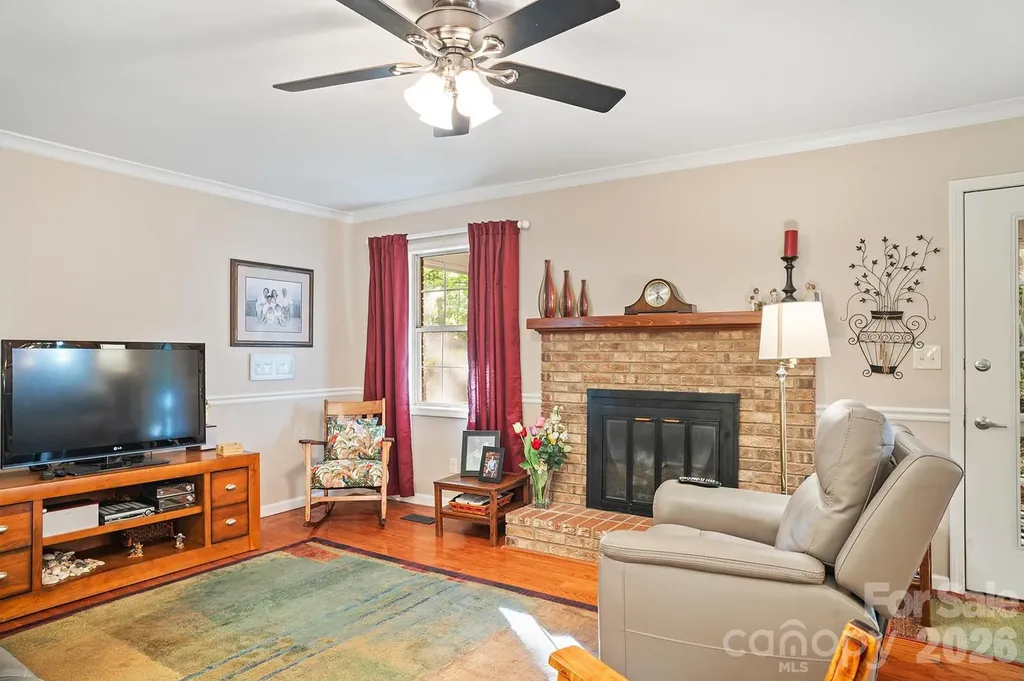 12 Steeplechase Court Hendersonville NC 28791