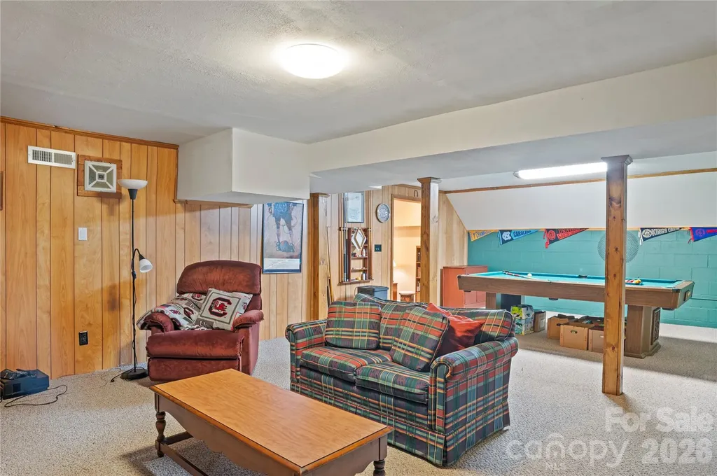 12 Steeplechase Court Hendersonville NC 28791