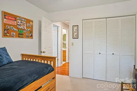 12 Steeplechase Court Hendersonville NC 28791