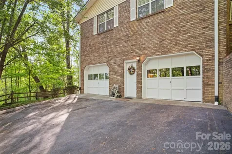 12 Steeplechase Court Hendersonville NC 28791