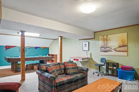 12 Steeplechase Court Hendersonville NC 28791