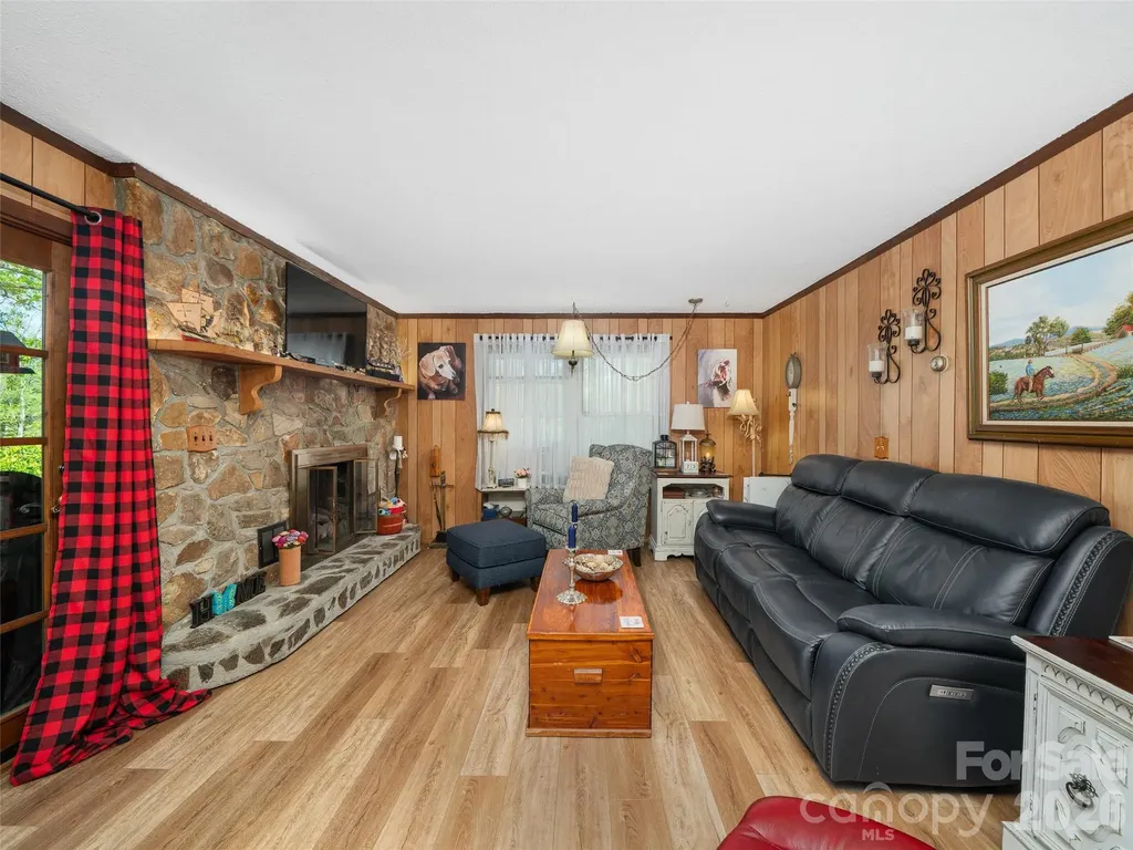 376 Hoot Owl Road Spruce Pine NC 28777