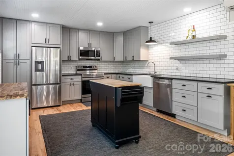 19 Neely Road Brevard NC 28712
