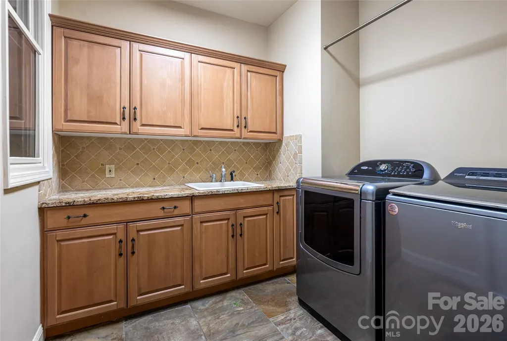 109 Little Cherokee Ridge Hendersonville NC 28739