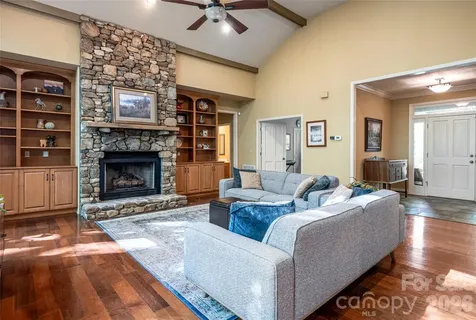 109 Little Cherokee Ridge Hendersonville NC 28739