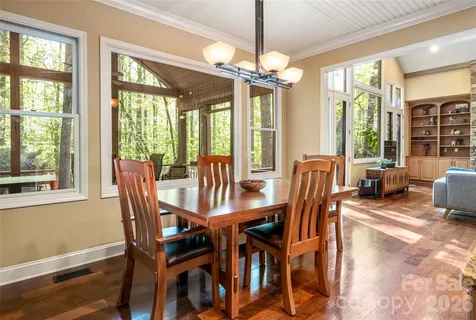 109 Little Cherokee Ridge Hendersonville NC 28739