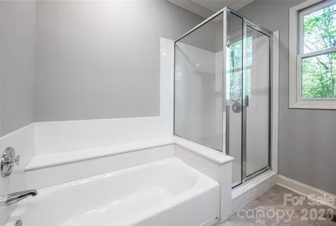 109 Little Cherokee Ridge Hendersonville NC 28739