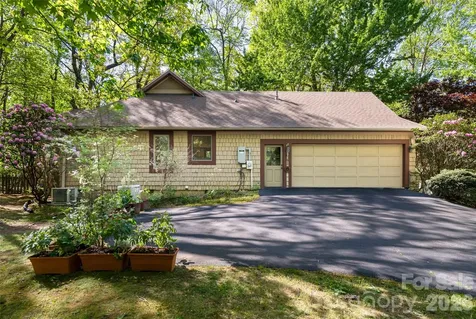109 Little Cherokee Ridge Hendersonville NC 28739