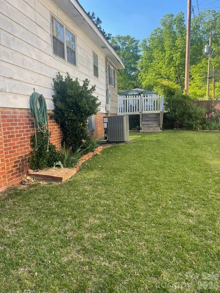 119 Pine Street Badin NC 28009