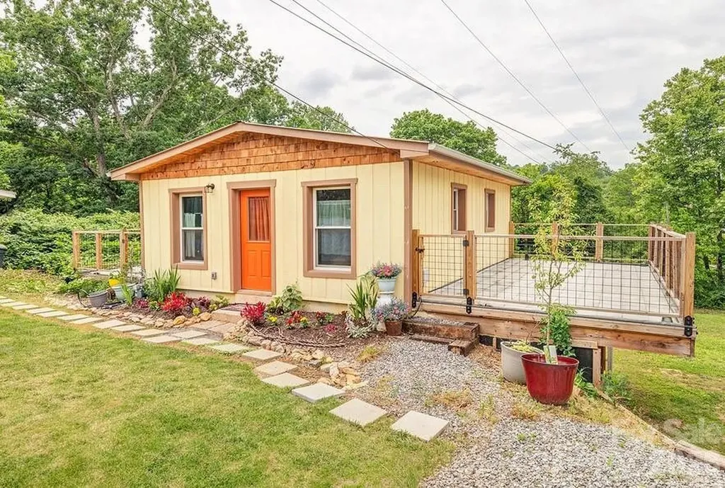 153 Vinewood Circle Asheville NC 28806