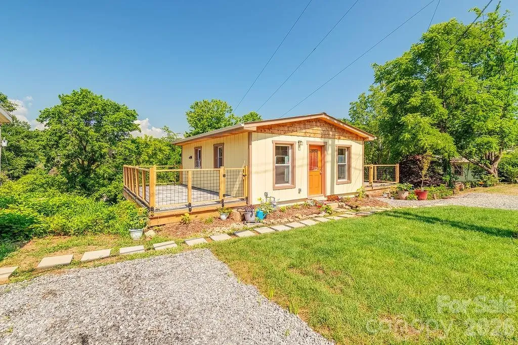153 Vinewood Circle Asheville NC 28806