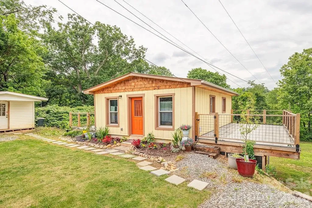 153 Vinewood Circle Asheville NC 28806