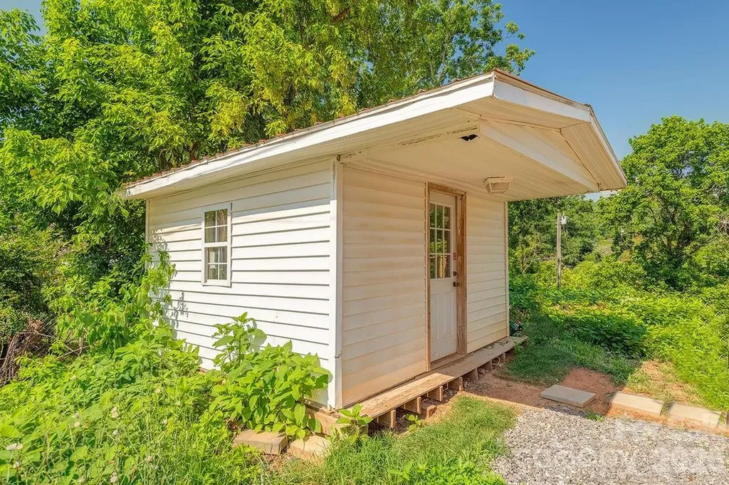 153 Vinewood Circle Asheville NC 28806