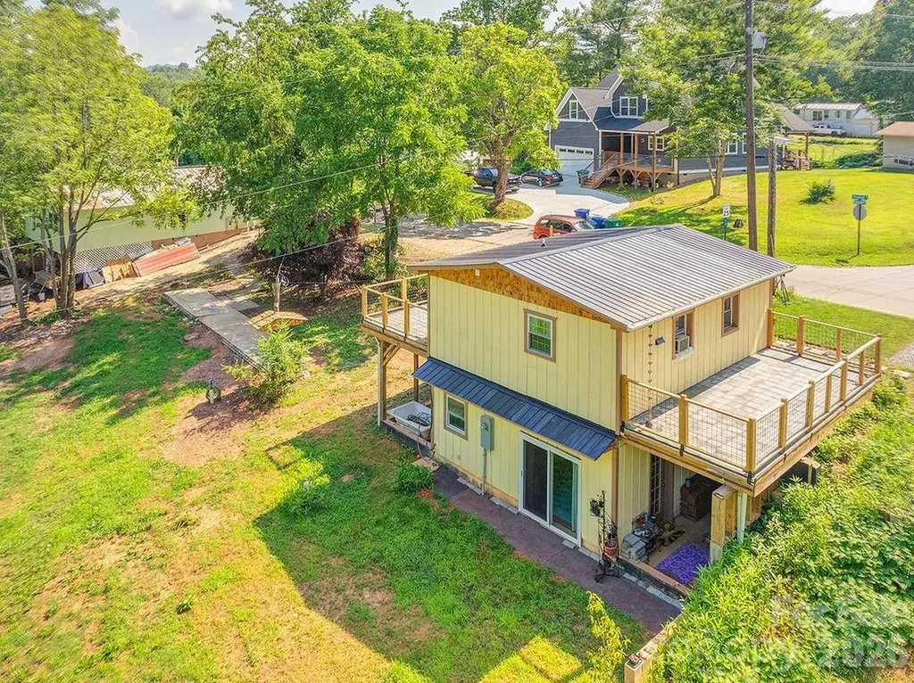 153 Vinewood Circle Asheville NC 28806