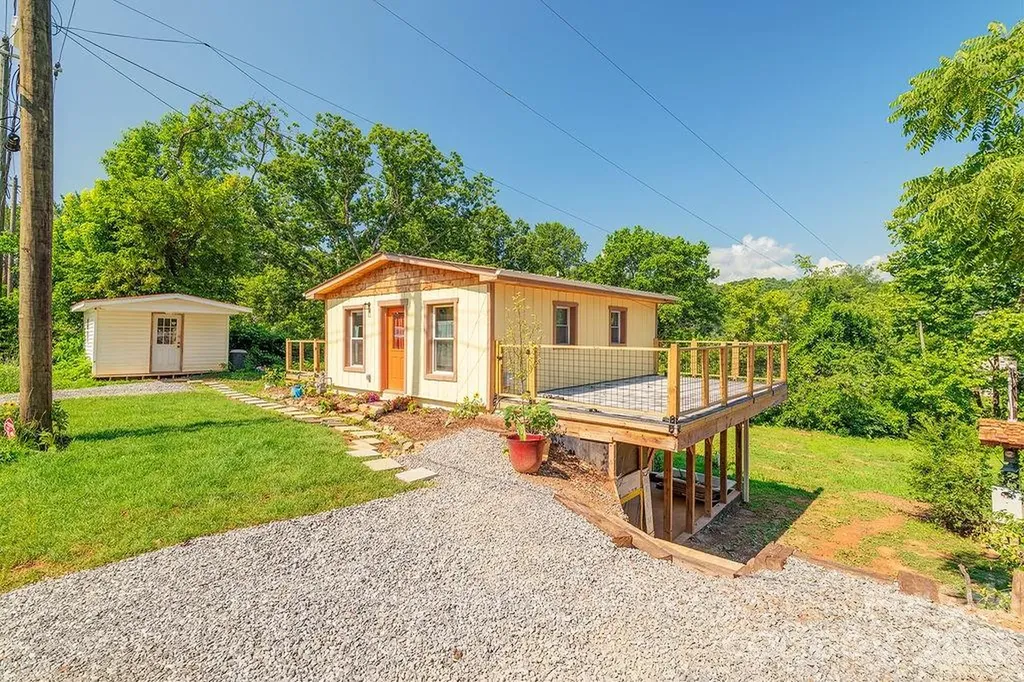 153 Vinewood Circle Asheville NC 28806