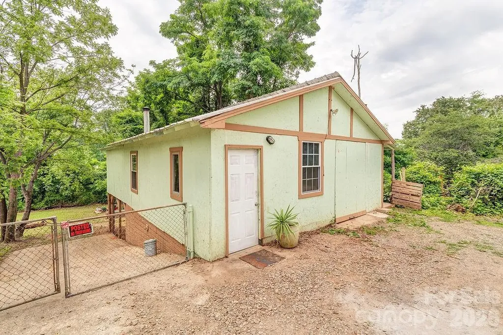 153 Vinewood Circle Asheville NC 28806